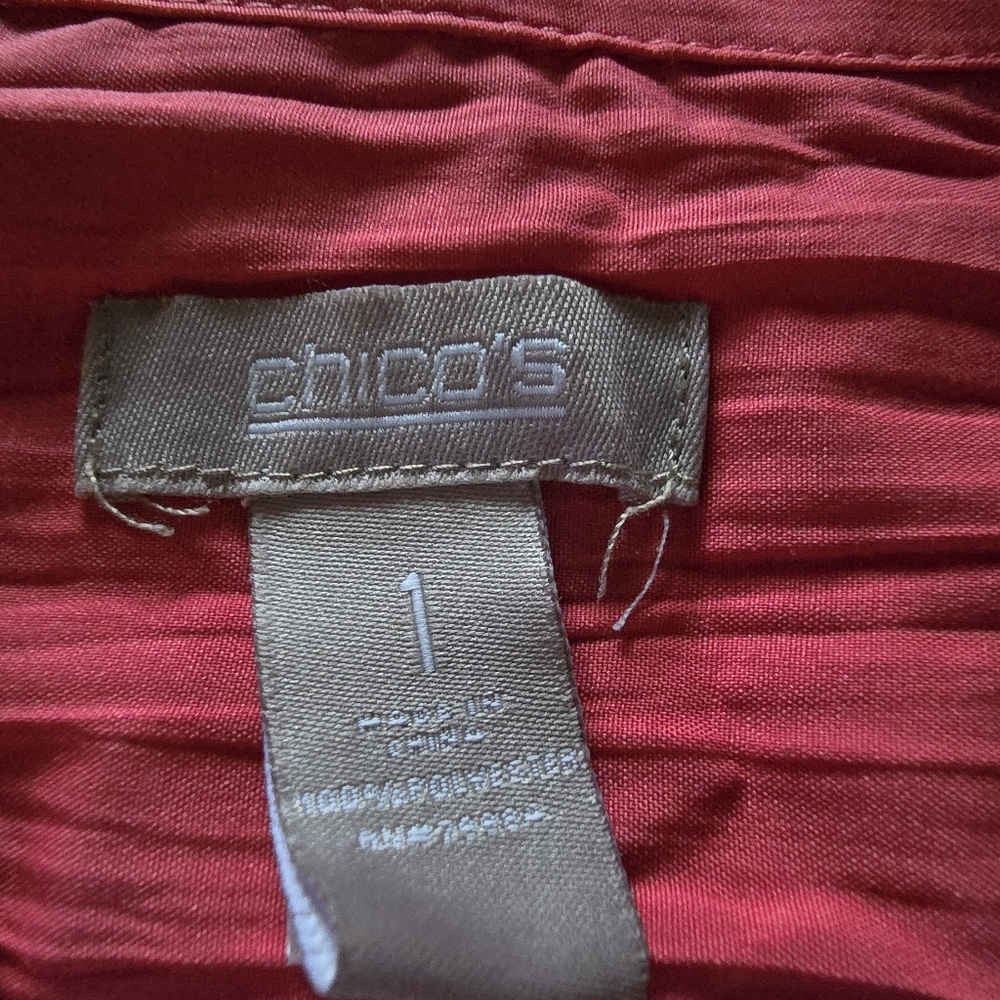 Red woman's button down blouse - Picture 2 of 2